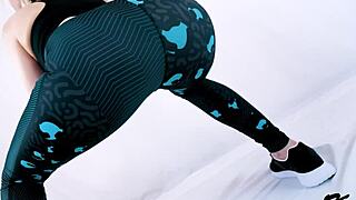 I’m Stretching My Horny Ass with Deep Anal Training at Gym