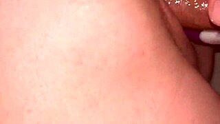 mi sfonda la figa con 2 cazzi in wild fisting action. this cuckold scene got messy with monster cocks.