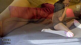 sexy latina babe masturbates with double dildo and socks 😏