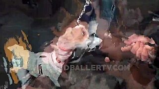 girls flashing boobs in public for random strangers