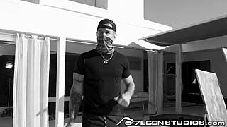 Hej chlape, skús si tento veľký čierny kokot v ritke ako ja!