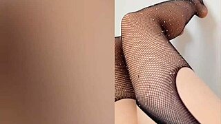 my sexy legs crave your touch 😍