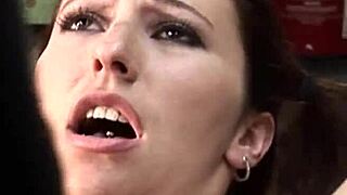 Devote teen 18+ bekommt deepthroat anal und gesichtsbesamung