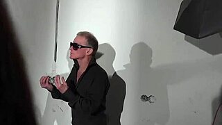 Hej, poglej te izkušene fante, ki jebejo čudovito najstnico 18+ na mycamonline com!