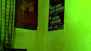 हिडन कैम ने इंटेंस मास्टरबेशन और झटके सेशन पकड़ा 😈