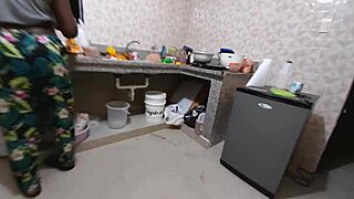 the cook invites me to play while cooking the boss's meal