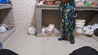 the cook invites me to play while cooking the boss's meal