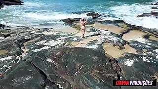 Fudendo A Buceta E Cu Da Emme White Na Praia Lp Produções!