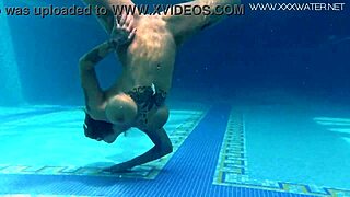 heidi van horny pleasures herself underwater