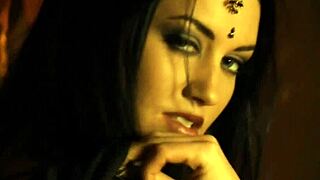 brunette babe is super sexy