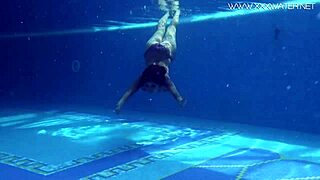 Pretty and blonde horney wife Heidi Van with great tits jerk off in the pool