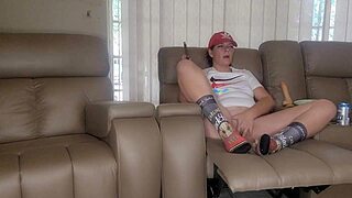 Smoking stepsis mutual masturbation in homemade video.