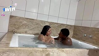 Eu empurrei o mastro nesse bucetão gostoso