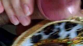 hot wife giving a tasty blowjob in homemade anal fun 🍆