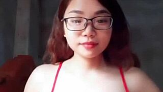 em shows off her big sagging tits casually