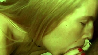 Zorrita comiendose una polla