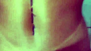 pro marido ela n�o quer d� mais quando o comedor chega olha o que ele faz com a putinha casada submissa