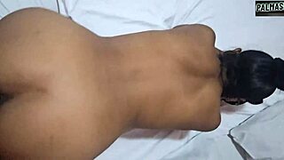 Con sonidos de coño mojado, me folló mi padrastro sin condón por llegar tarde