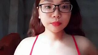 em shows off her big sagging tits casually