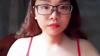 em shows off her big sagging tits casually