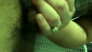 My gf gives an amazing blowjob while cheating 😏