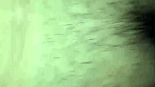 Un amigo me coge con condón en el grupo