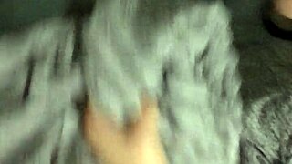 My gf gives an amazing blowjob while cheating 😏