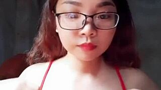 em shows off her big sagging tits casually