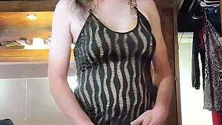 Jsem tak nadržená, modeluju sexy šaty jako brunetka ladyboy v dílku 5