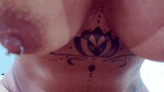 rabuda do cu guloso senta ate encher o cu de porra