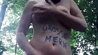 Female slave amuses herself in forest 24 juillet 2023