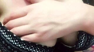 Arianna's Hot Orgasm!