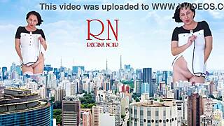 Giantess walks naked in city, wow! 😲