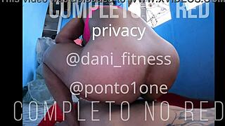 PEDI UMA RAPIDINHA E AINDA O SAFADO ME DEIXOU TODA LEITADAAA COMPLETO NO RED.