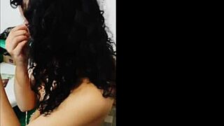 alice drummond a ninfetinha gotica vai fazer sua cena de anal em dupla com holly ruby antes testa o brinquedinho novo