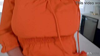 Multitasking MILF Charli Phoenix Handles Tommy Wood with Ease