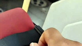 i love stalking this mature peruvian milf flashing on lima streets