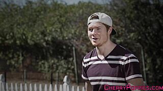 Teen Takes Creamy Cumshot After Blowjob On Big Cock