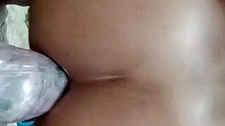 deseando mas ancho culo con dildo y fisting