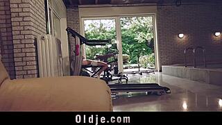 Hey, old man, how’s it feel banging that blonde chick at the gym?