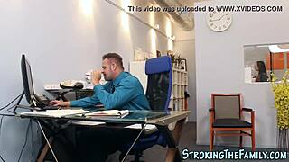 Hey, Petite Teen Stepdaughter Seduces in High Def Action! 😏