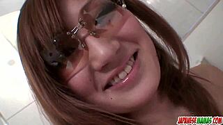 Обожаю эксклюзивный POV анал с Марико в белье, японская милфа заставляет кончить