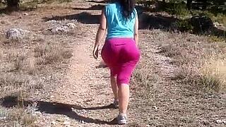 Man, outdoor banging and slowmotion bj in the forest feels wild!