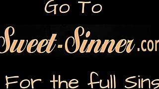 Pen stesøster bøyd over og sprutet på ræva i vill doggystyle!