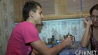 Zlobivá baba dáva domáci orál