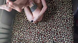 Slender babe masturbates with sex toys and reaches orgasm