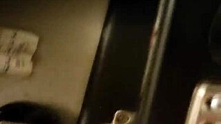 Pussy play with machine gets wild 😍