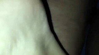 irm� louca de tes�o provocou o irm�o pirocudo pedindo no cuzinho e tomou surra de piroca dura de quatro sem camisinha