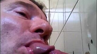 super intense gay blowjob with big cocks and cumshots.