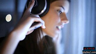 european milf brunette enjoys solo masturbation session